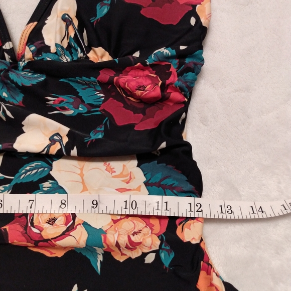 One piece swimsuit - Picture 4 of 5